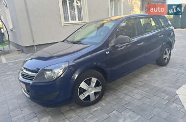 Универсал Opel Astra 2010 в Ивано-Франковске