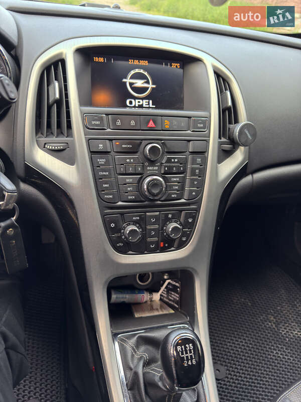 Хетчбек Opel Astra 2013 в Києві