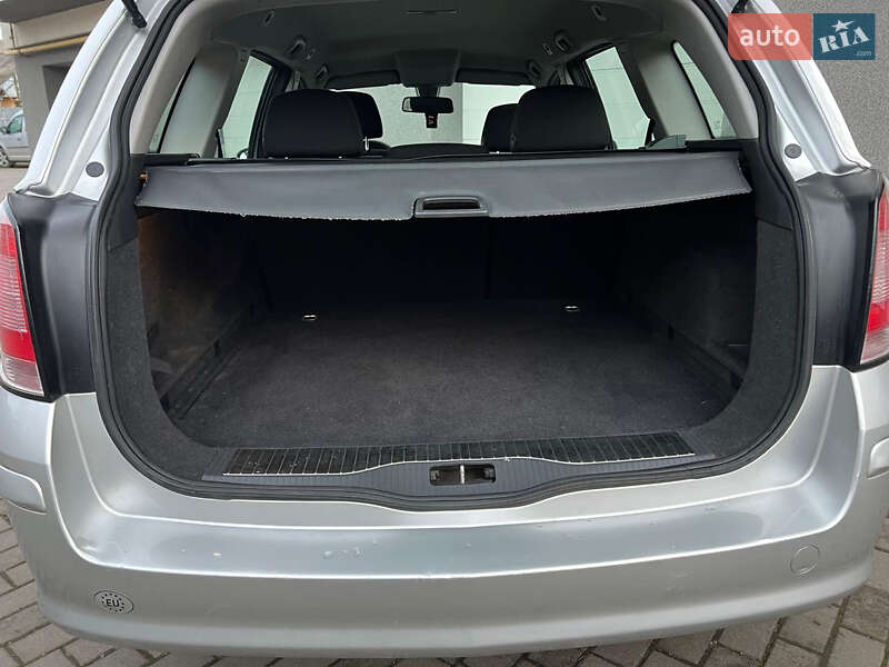 Універсал Opel Astra 2009 в Коломиї