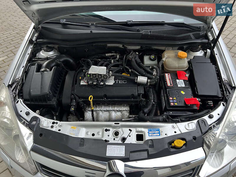 Універсал Opel Astra 2009 в Коломиї