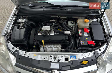 Универсал Opel Astra 2009 в 