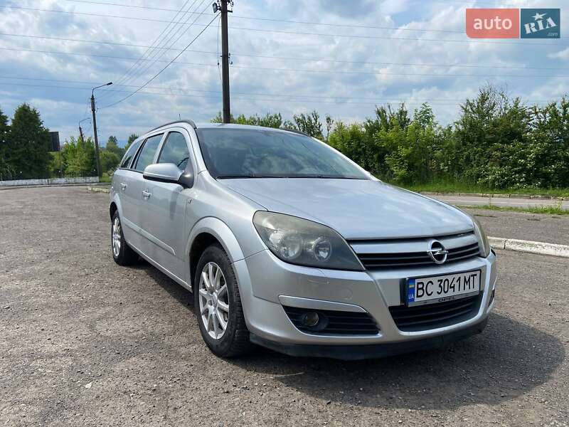 Універсал Opel Astra 2004 в Дрогобичі