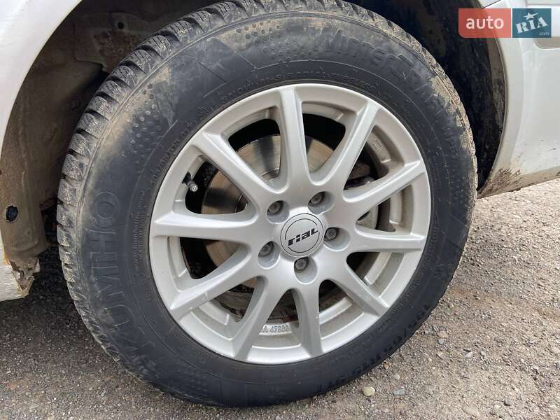 Універсал Opel Astra 2004 в Дрогобичі