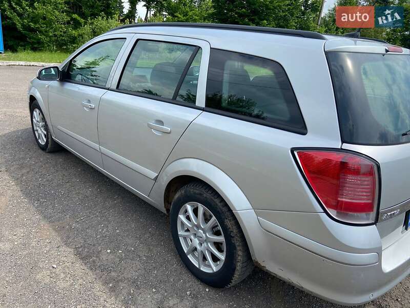 Універсал Opel Astra 2004 в Дрогобичі