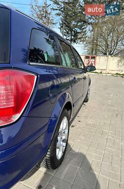 Универсал Opel Astra 2005 в 