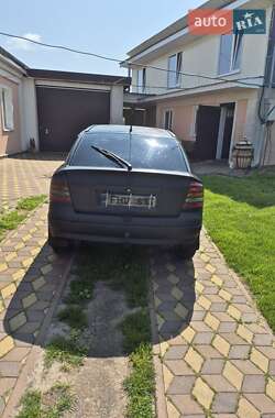 Хэтчбек Opel Astra 2001 в 