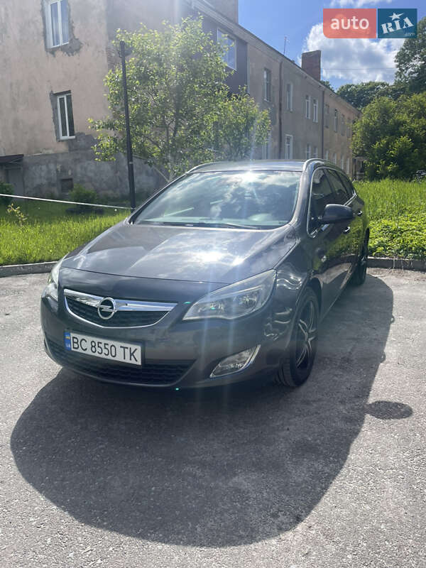Opel Astra 2011