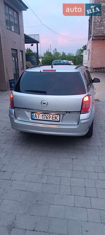 Универсал Opel Astra 2009 в Ивано-Франковске