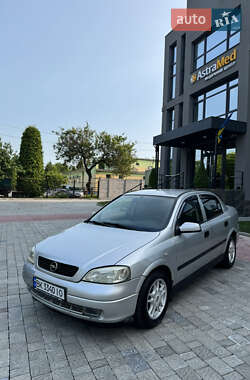 Седан Opel Astra 2005 в Ровно