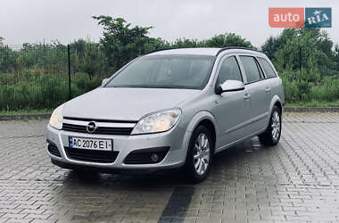 Універсал Opel Astra 2006 в Луцьку