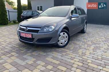 Универсал Opel Astra 2005 в Нововолынске