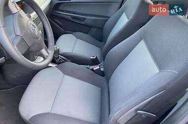 Универсал Opel Astra 2005 в 
