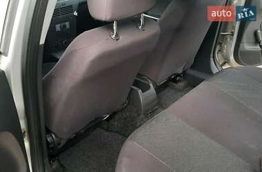 Хэтчбек Opel Astra 2005 в 
