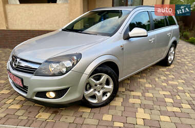 Универсал Opel Astra 2010 в Киеве