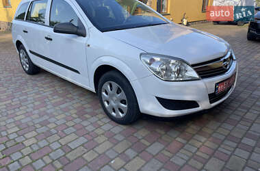 Універсал Opel Astra 2009 в Луцьку