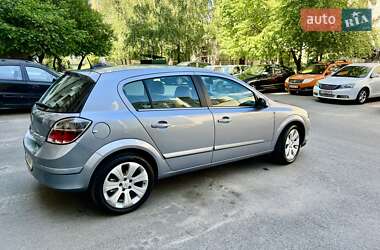 Хетчбек Opel Astra 2009 в 