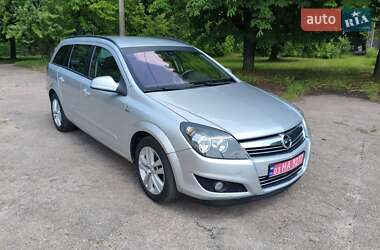 Универсал Opel Astra 2010 в 
