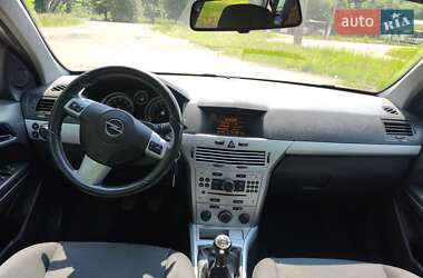 Универсал Opel Astra 2010 в 