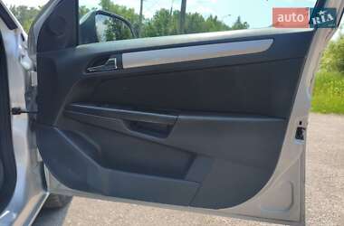 Универсал Opel Astra 2010 в 
