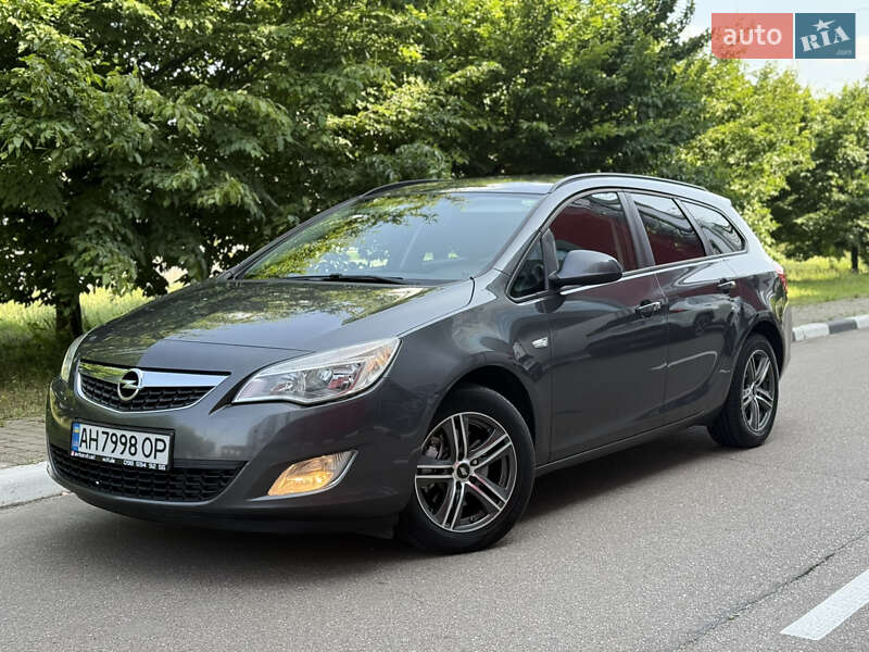 Opel Astra 2011