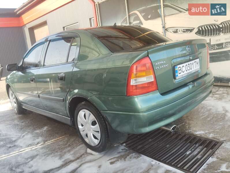 Седан Opel Astra 2006 в Яворові