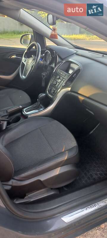 Універсал Opel Astra 2014 в Полтаві