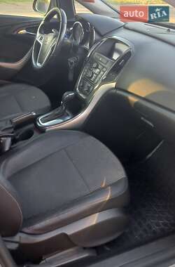 Універсал Opel Astra 2014 в 
