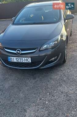 Універсал Opel Astra 2014 в Полтаві