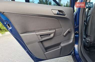 Хэтчбек Opel Astra 2008 в 