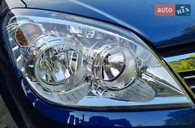 Хэтчбек Opel Astra 2008 в 