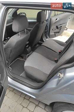 Универсал Opel Astra 2006 в 