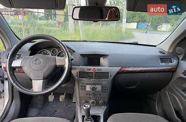 Универсал Opel Astra 2005 в 