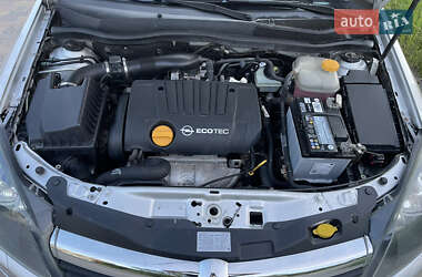 Универсал Opel Astra 2005 в 