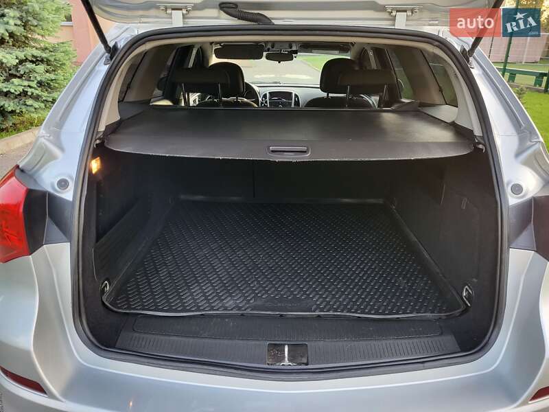 Універсал Opel Astra 2011 в Вінниці