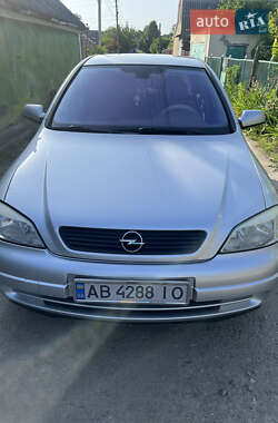 Седан Opel Astra 2002 в Могилев-Подольске