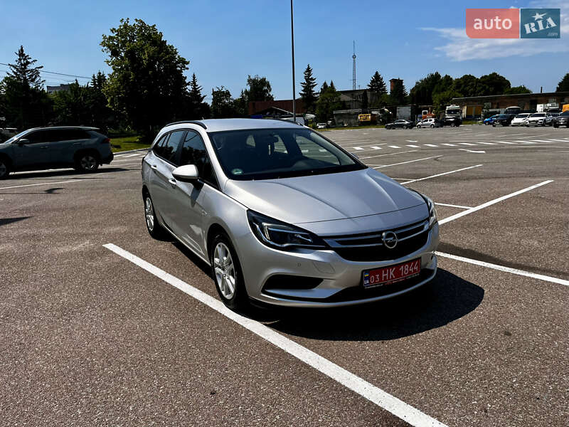 Универсал Opel Astra 2019 в Житомире