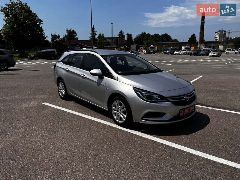 Универсал Opel Astra 2019 в Житомире