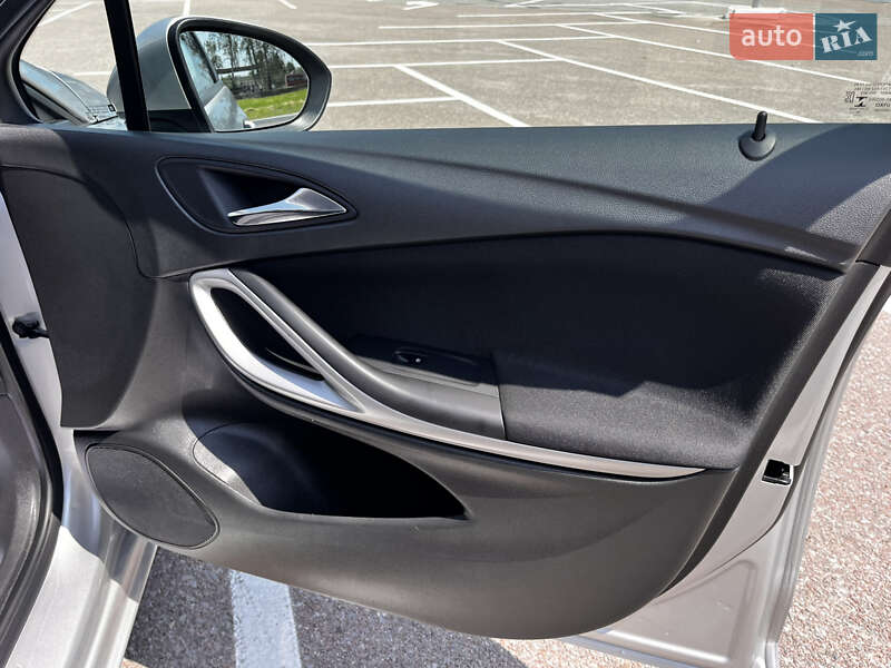 Универсал Opel Astra 2019 в Житомире