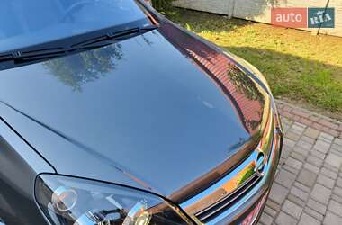 Хэтчбек Opel Astra 2009 в 