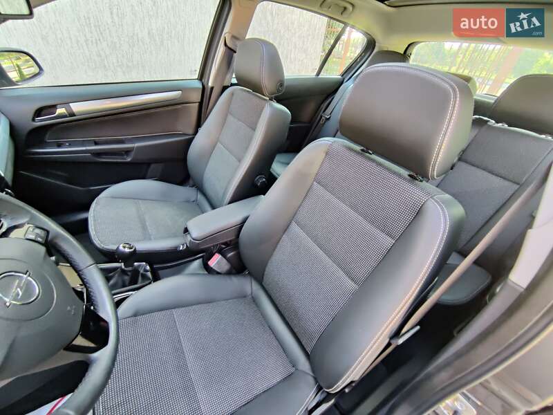 Хетчбек Opel Astra 2009 в Полтаві