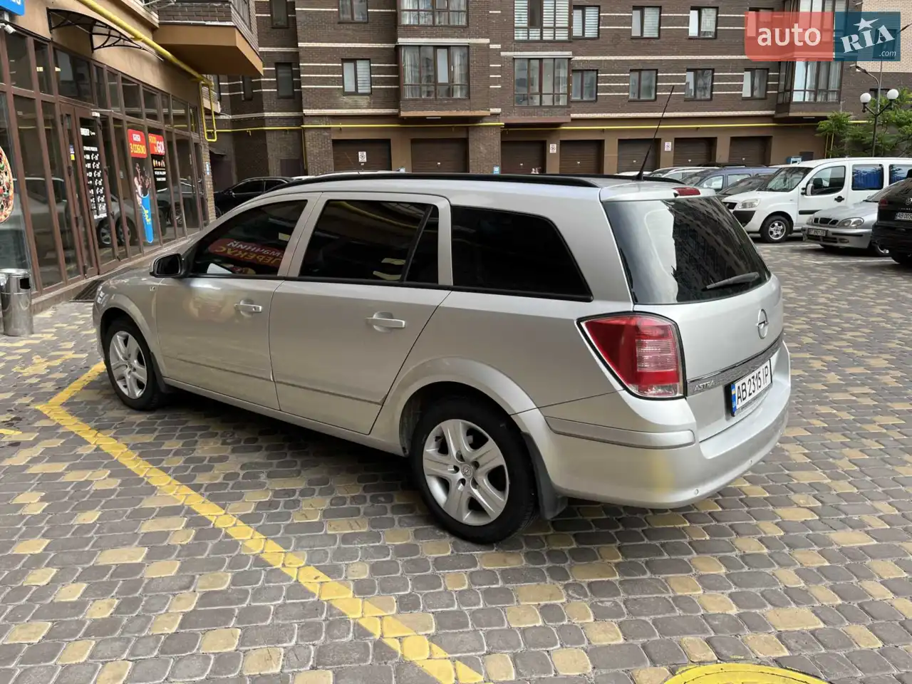 2010 Opel Astra - мініатюра 18