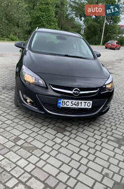 Универсал Opel Astra 2013 в Новояворовске