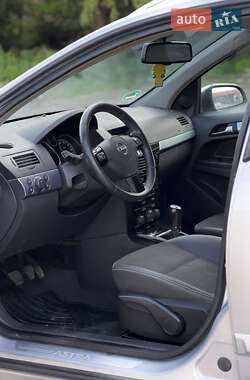 Универсал Opel Astra 2008 в 
