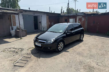 Хэтчбек Opel Astra 2006 в 