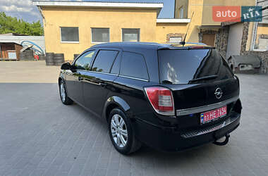 Универсал Opel Astra 2010 в 
