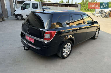 Универсал Opel Astra 2010 в 