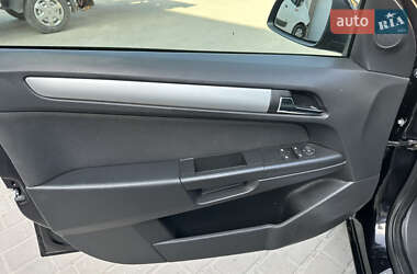 Универсал Opel Astra 2010 в 