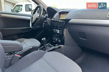Универсал Opel Astra 2010 в 