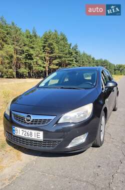 Универсал Opel Astra 2012 в Кременчуге