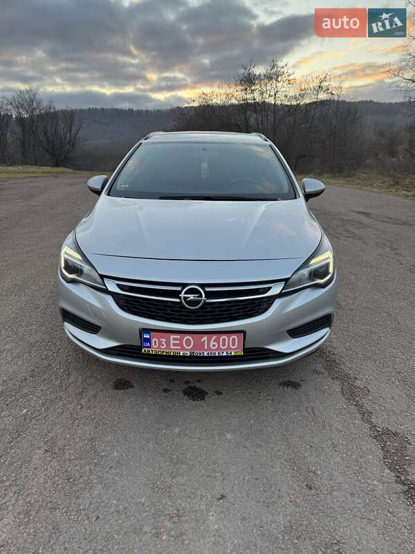 Універсал Opel Astra 2019 в Долині